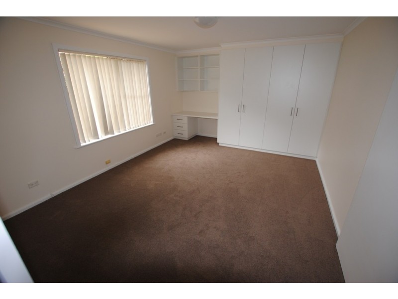 17 Yoolooma Street, Griffith NSW 2680