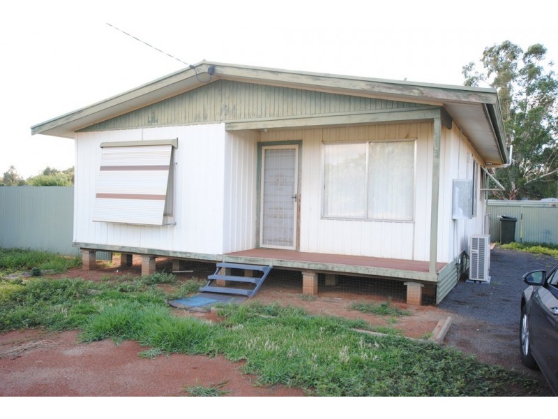 17 Bunyip Street, Goolgowi NSW 2652
