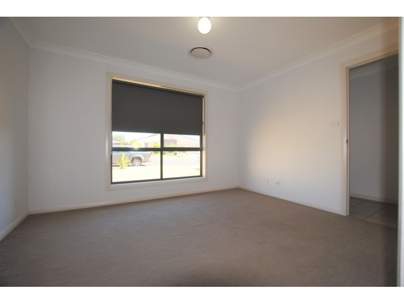 42 Brooks Street, Griffith NSW 2680
