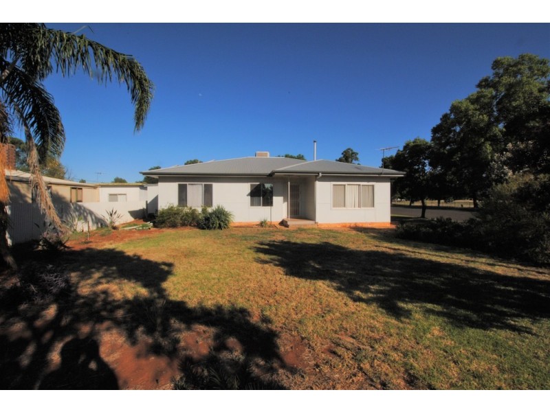 26 Stipa Street, Goolgowi NSW 2652