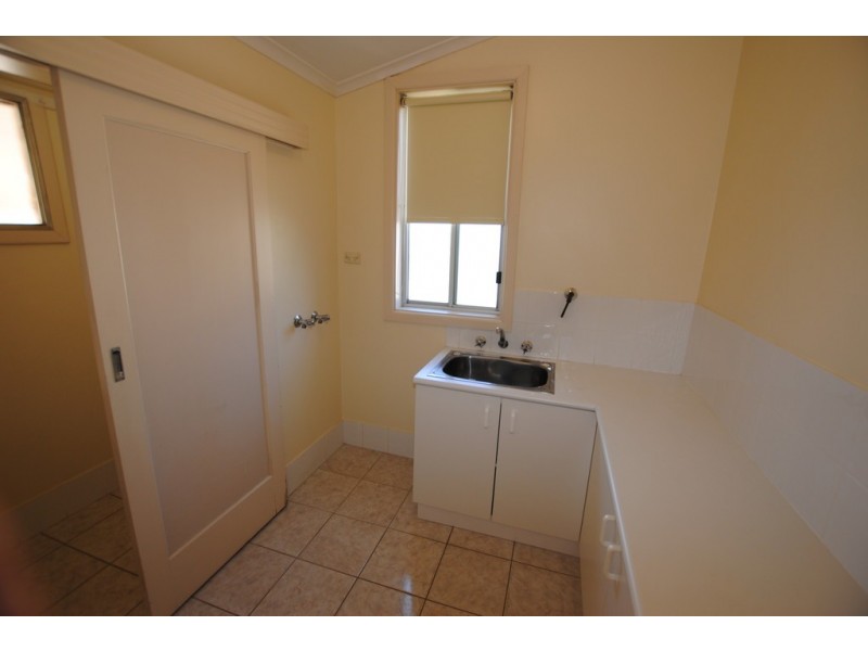 4 Binya Street, Griffith NSW 2680