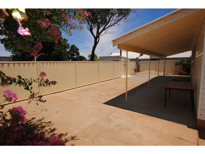 4 Binya Street, Griffith NSW 2680