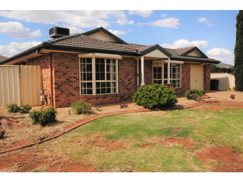 17 Mandalay Drive, Griffith NSW 2680