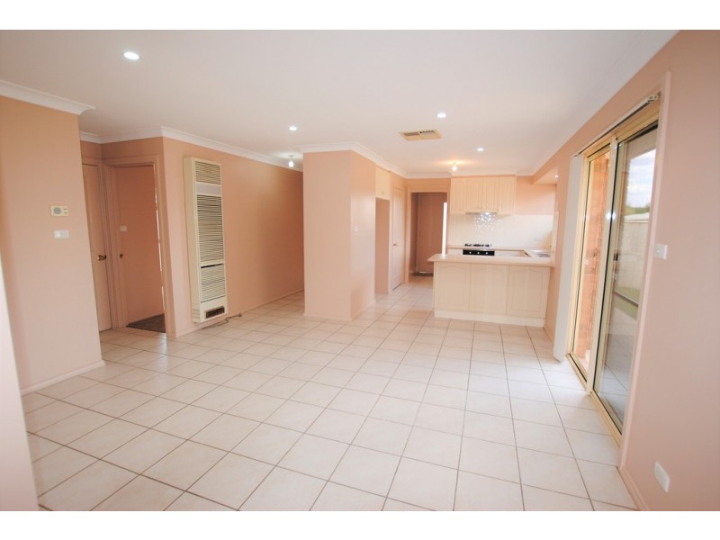 17 Mandalay Drive, Griffith NSW 2680