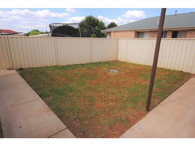 17 Mandalay Drive, Griffith NSW 2680