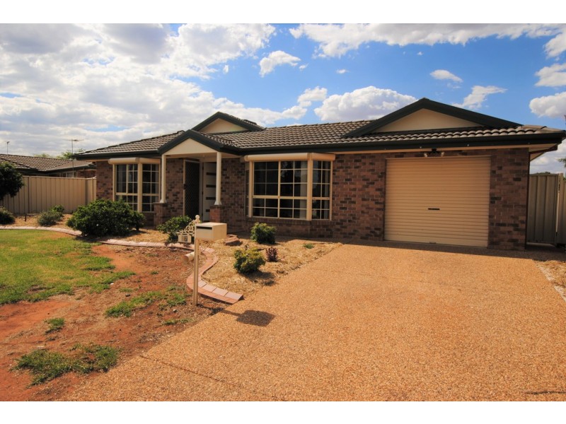 17 Mandalay Drive, Griffith NSW 2680
