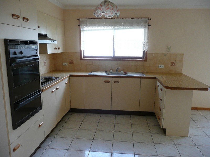 12 Chant Street, Darlington Point NSW 2706