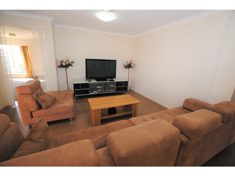 79 Clifton Boulevard, Griffith NSW 2680