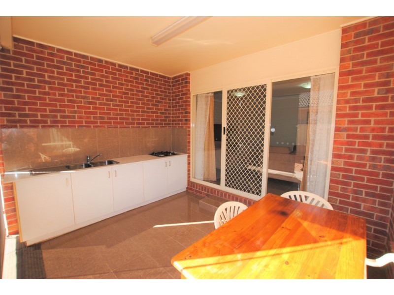 79 Clifton Boulevard, Griffith NSW 2680