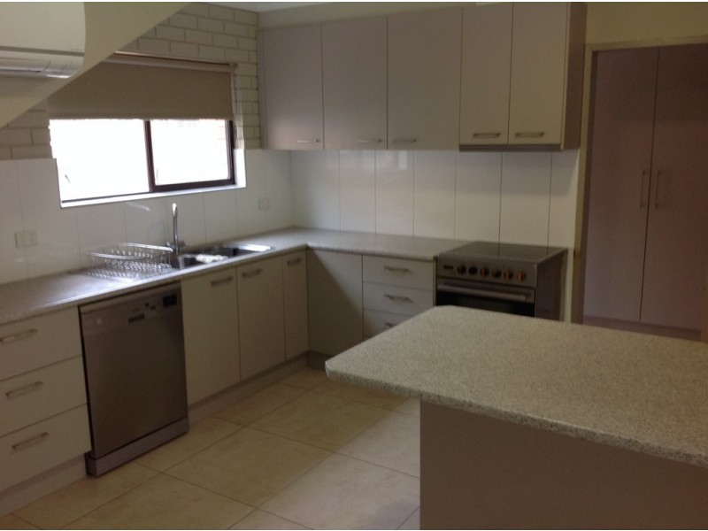 1/230 Wakaden Street, Griffith NSW 2680