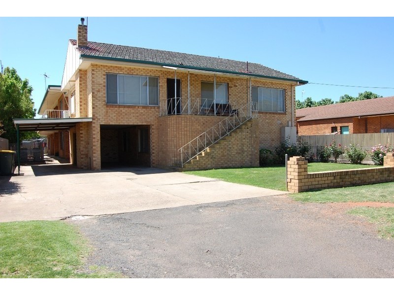 1/21 Couch Road, Griffith NSW 2680