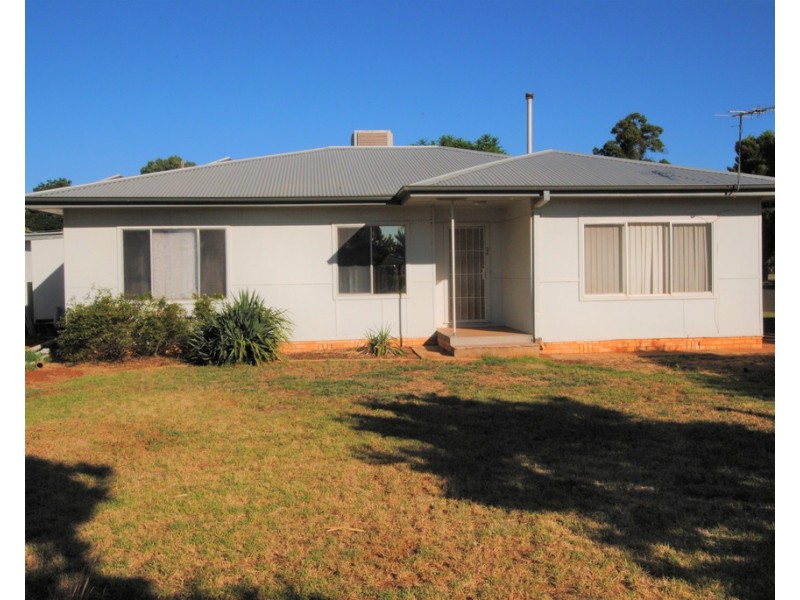 26 STIPA STREET, Goolgowi NSW 2652
