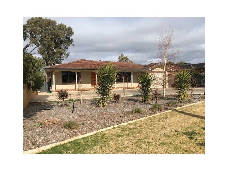 8 Doolan Crescent, Griffith NSW 2680