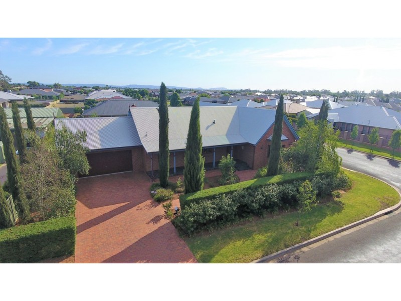 7 Calabria Road, Griffith NSW 2680