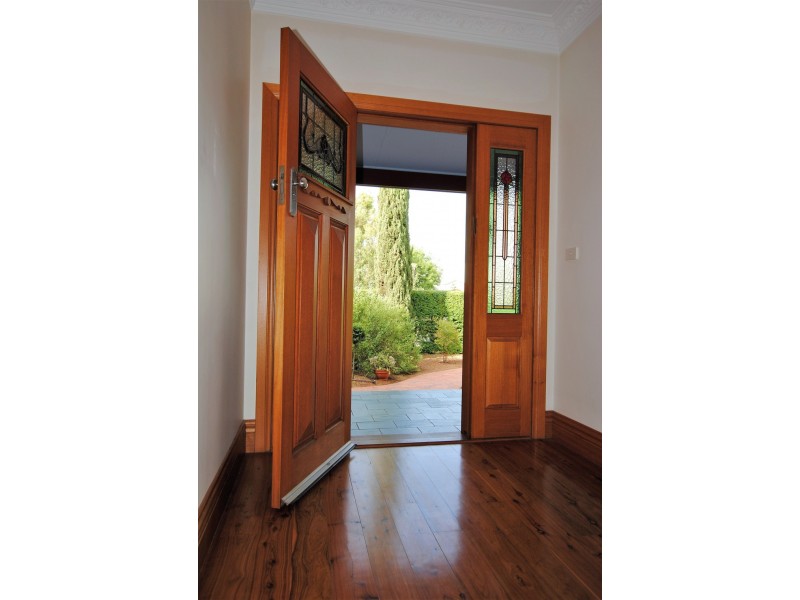 7 Calabria Road, Griffith NSW 2680