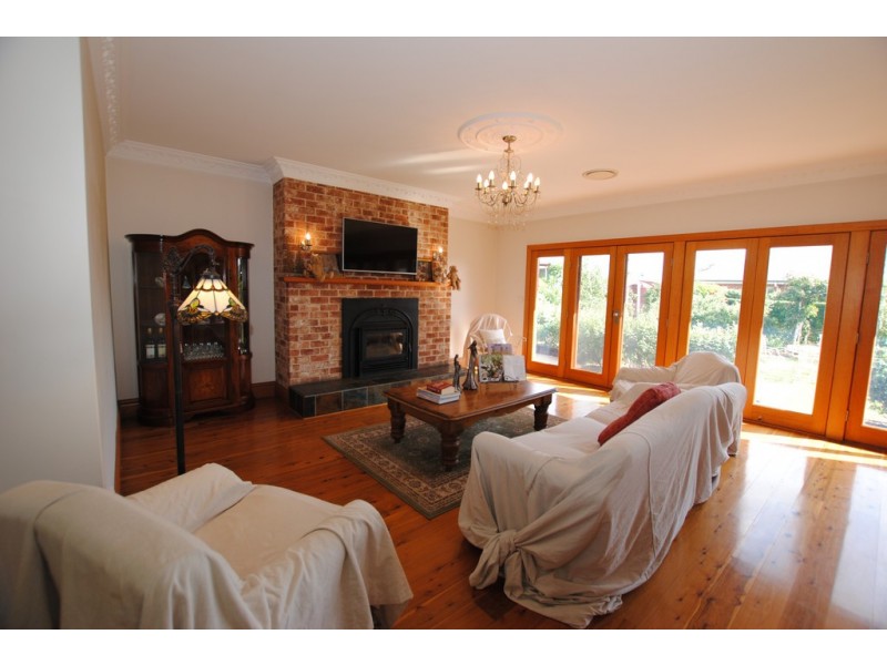 7 Calabria Road, Griffith NSW 2680