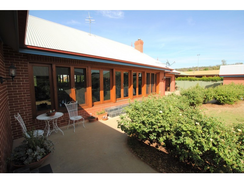 7 Calabria Road, Griffith NSW 2680