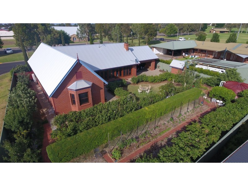 7 Calabria Road, Griffith NSW 2680