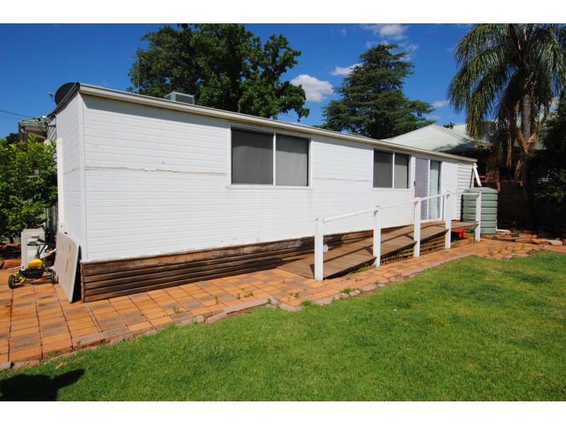 30 Wyangan Avenue, Griffith NSW 2680