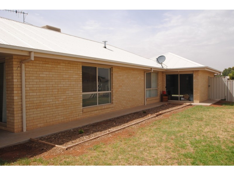 18 Zirilli Avenue, Griffith NSW 2680