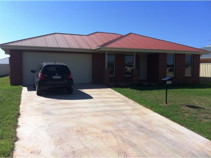 34 Gillmartin Drive, Griffith NSW 2680