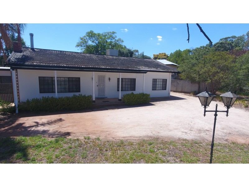 39 Gordon Avenue, Griffith NSW 2680