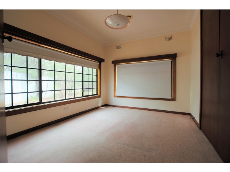 39 Gordon Avenue, Griffith NSW 2680