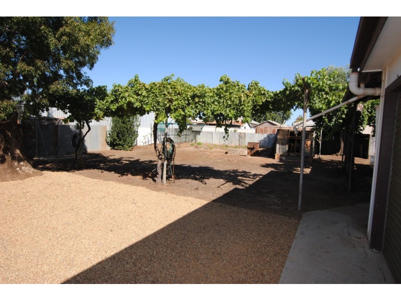 6 East Street, Yoogali NSW 2680