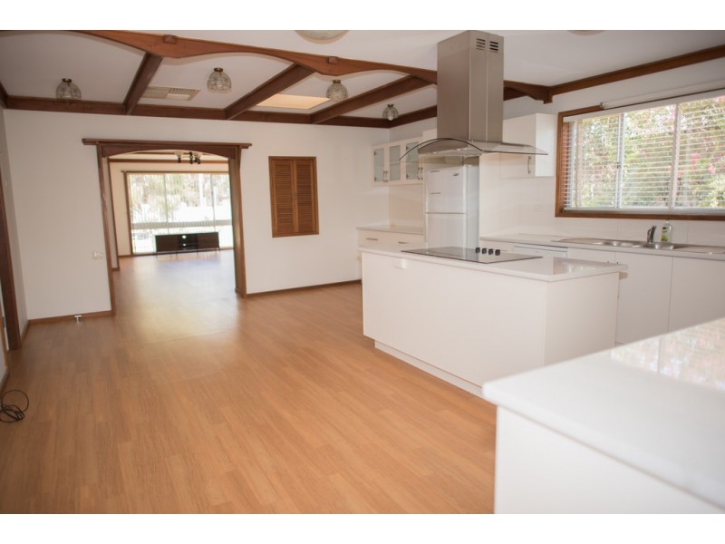 6 East Street, Yoogali NSW 2680