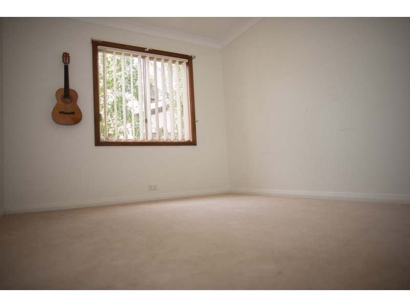 6 East Street, Yoogali NSW 2680