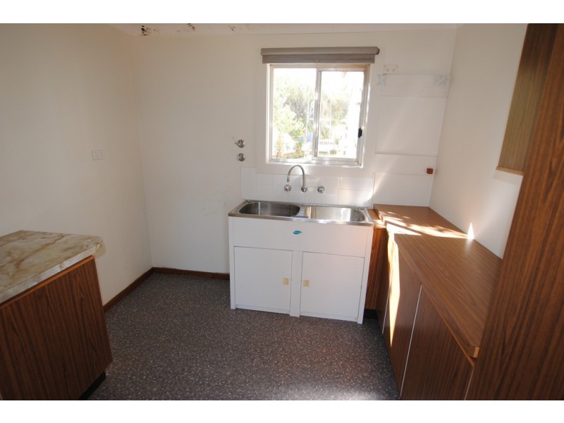6 East Street, Yoogali NSW 2680