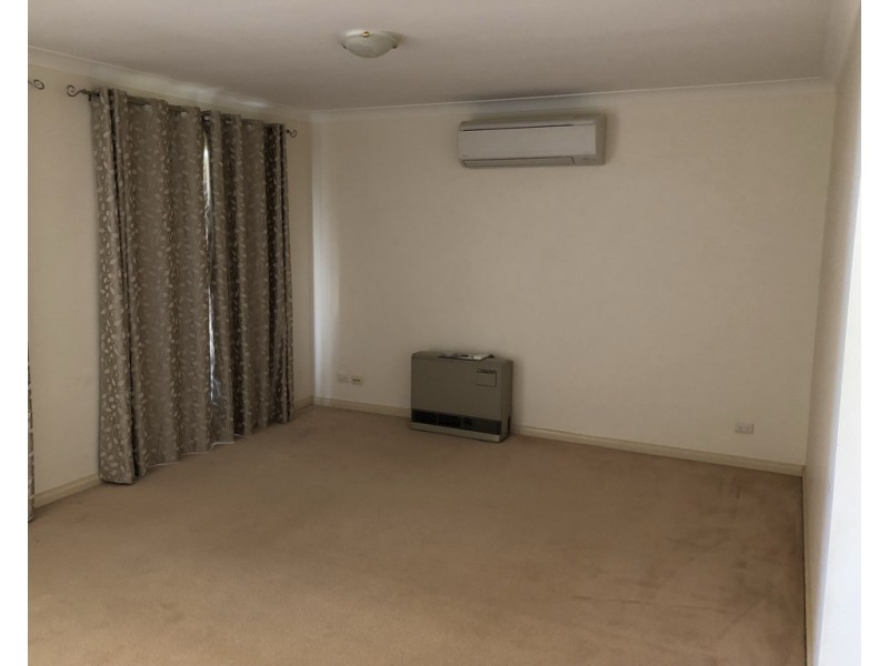 1/16 Meakin Street, Griffith NSW 2680