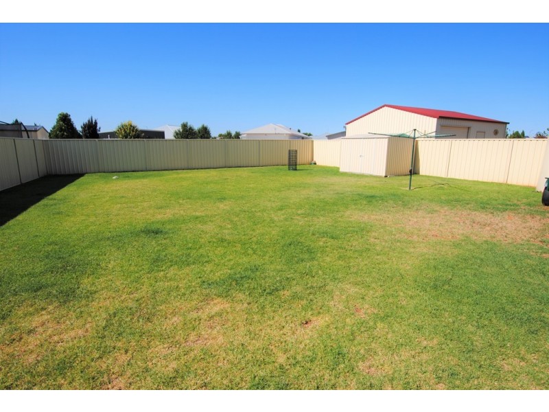 42 Brooks Street, Griffith NSW 2680