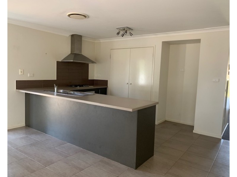 7 ROVERE PLACE, Griffith NSW 2680