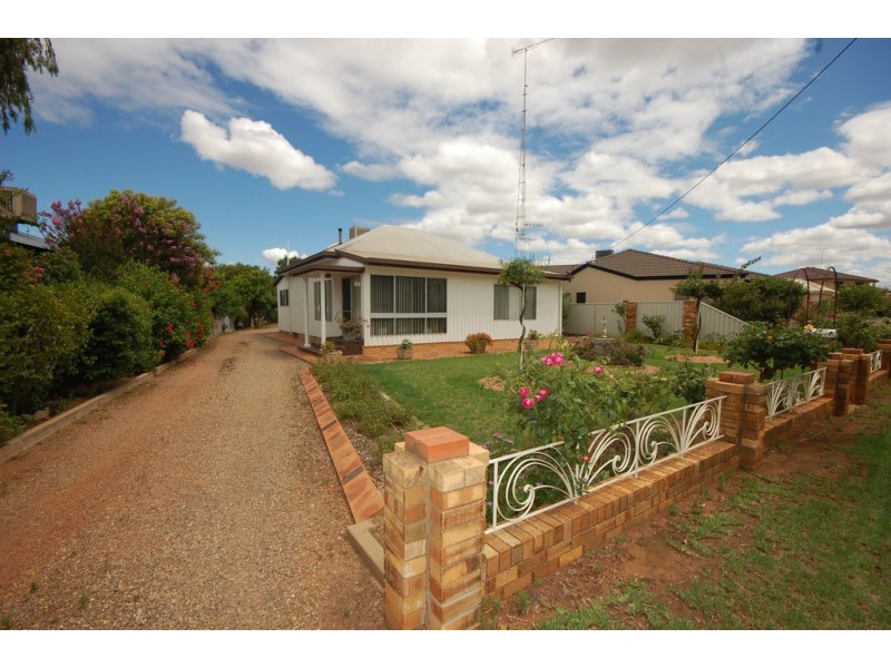 6 EAST STREET, Yoogali NSW 2680