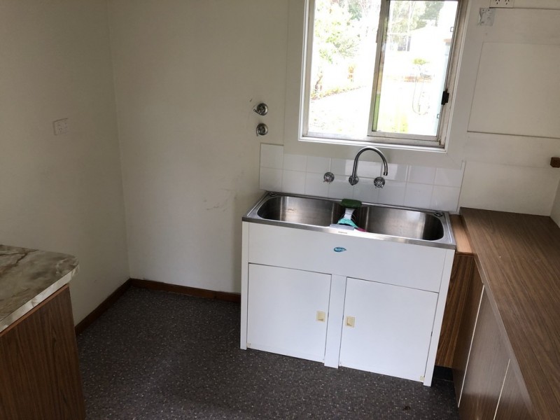 6 EAST STREET, Yoogali NSW 2680