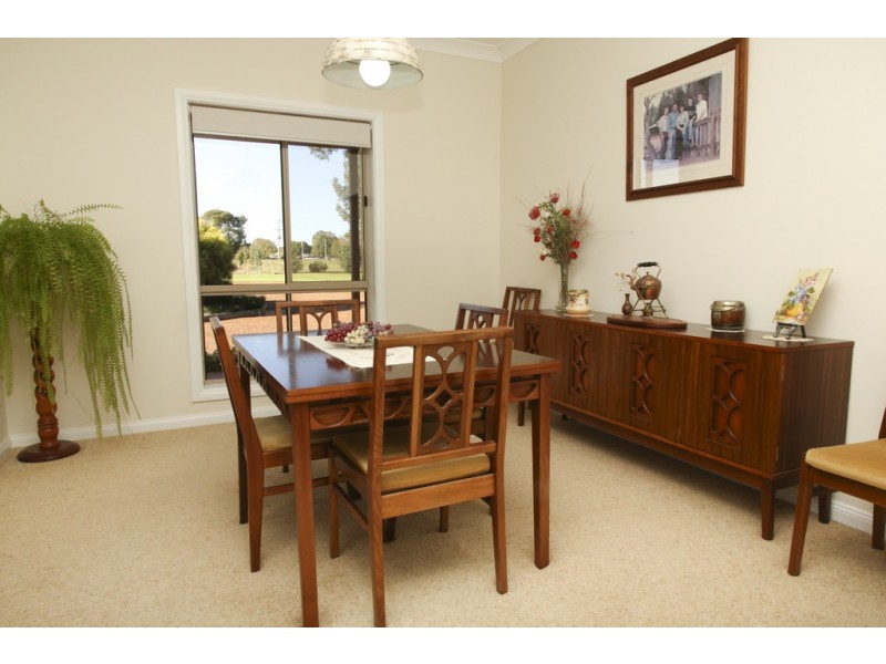 1186 Walla Avenue, Griffith NSW 2680
