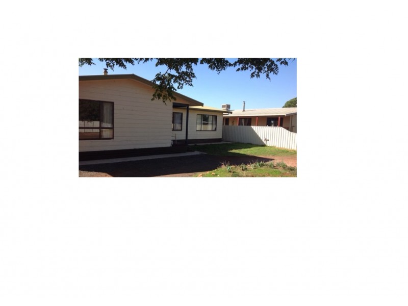 9 BOMEN STREET, Goolgowi NSW 2652