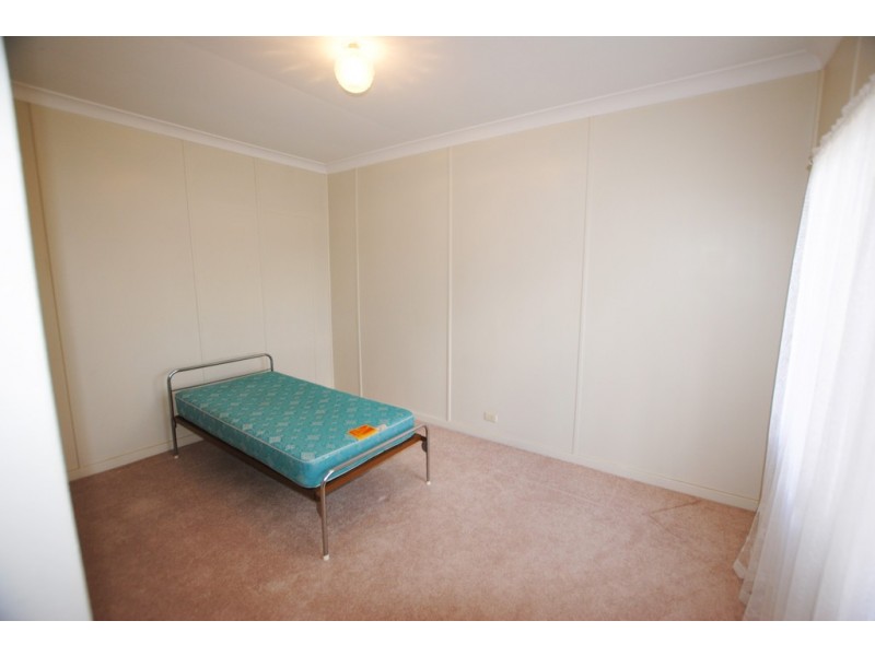 17 Hebden Street, Yoogali NSW 2680