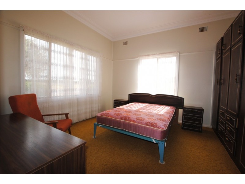 17 Hebden Street, Yoogali NSW 2680