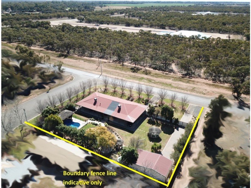 2-4 Moore Street, Hillston NSW 2675