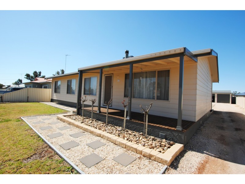 26 Moore Street, Hillston NSW 2675