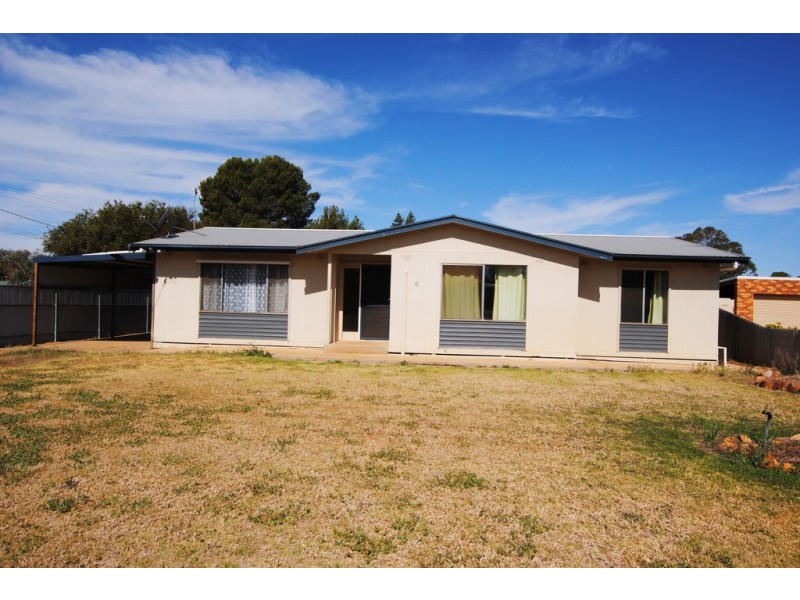 5 Moira Street, Goolgowi NSW 2652
