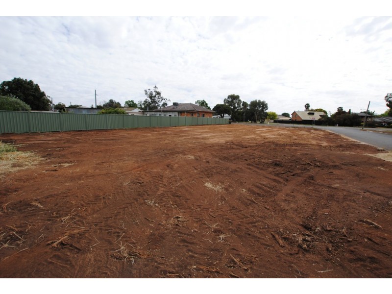 24 Yarran Street, Hanwood NSW 2680