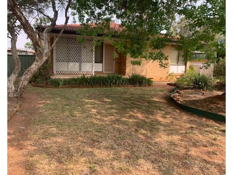 14 PARKINSON CRESCENT, Griffith NSW 2680