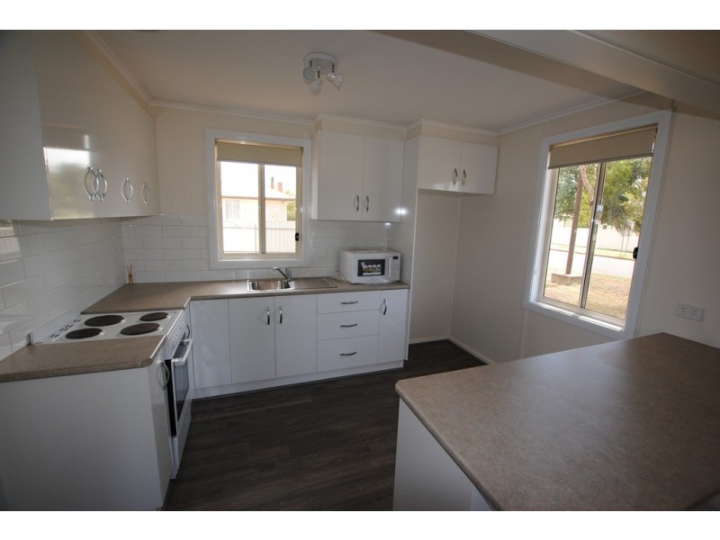 4 SOUTH AVENUE, Yenda NSW 2681