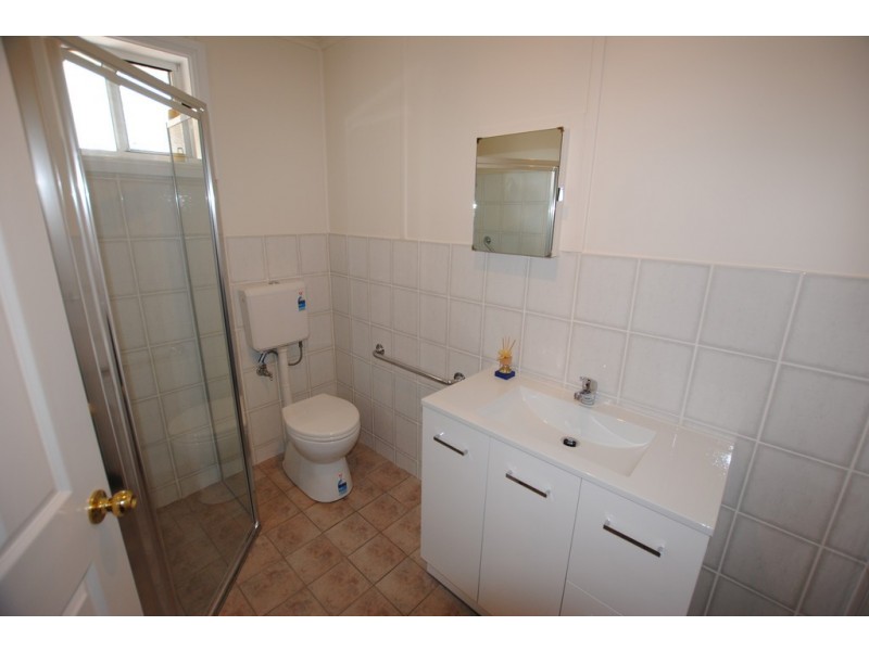 4 SOUTH AVENUE, Yenda NSW 2681
