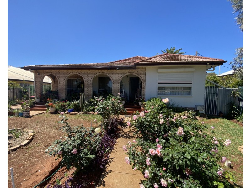 51 Cutler Avenue, Griffith NSW 2680