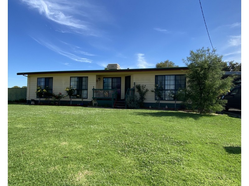 41 Campbell Street, Darlington Point NSW 2706