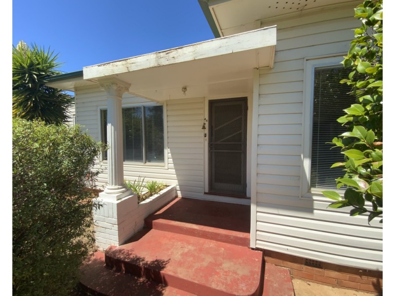 44 Edmondson Avenue, Griffith NSW 2680